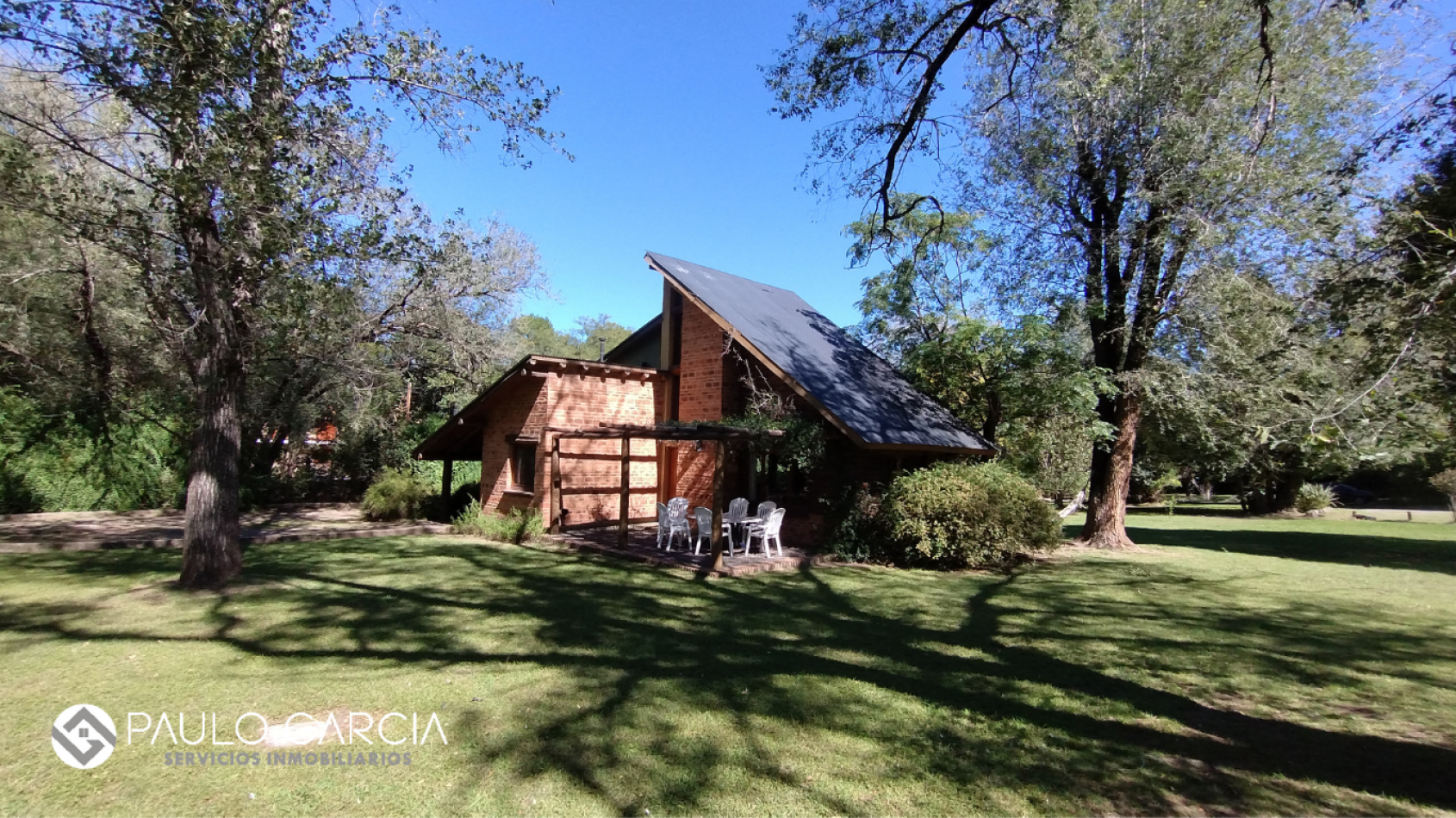 HERMOSA CASA ESTILO CABAÑA CON 2 DORMITORIOS