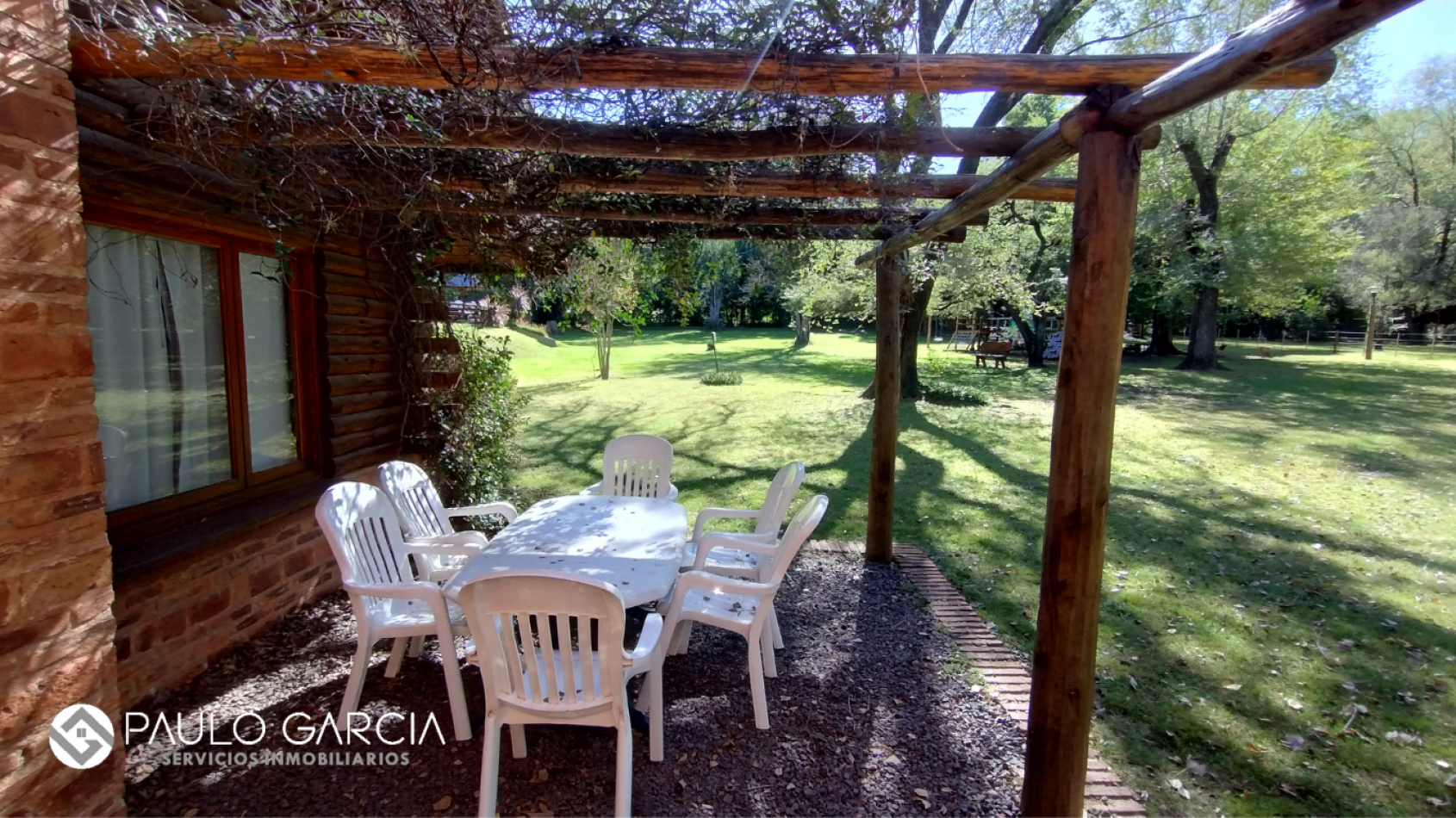 HERMOSA CASA ESTILO CABAÑA CON 2 DORMITORIOS