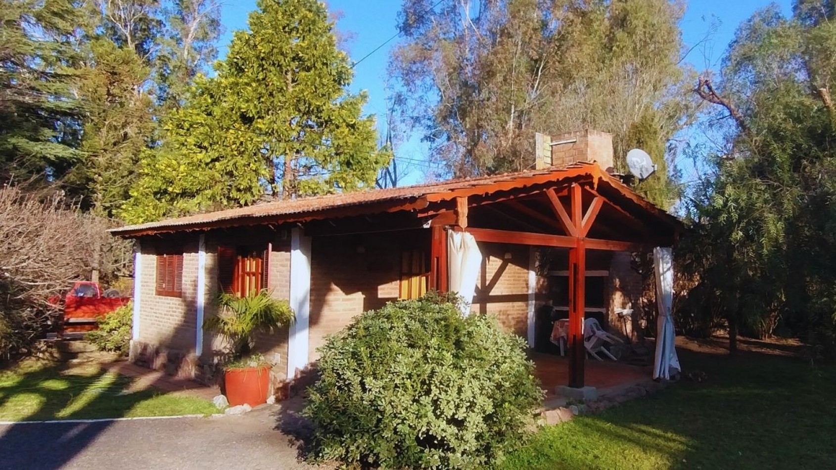 HERMOSO COMPLEJO DE CABAÑAS + CASA PRINCIPAL EN SANTA ROSA DE LA CALAMUCHITA A METROS DEL RIO