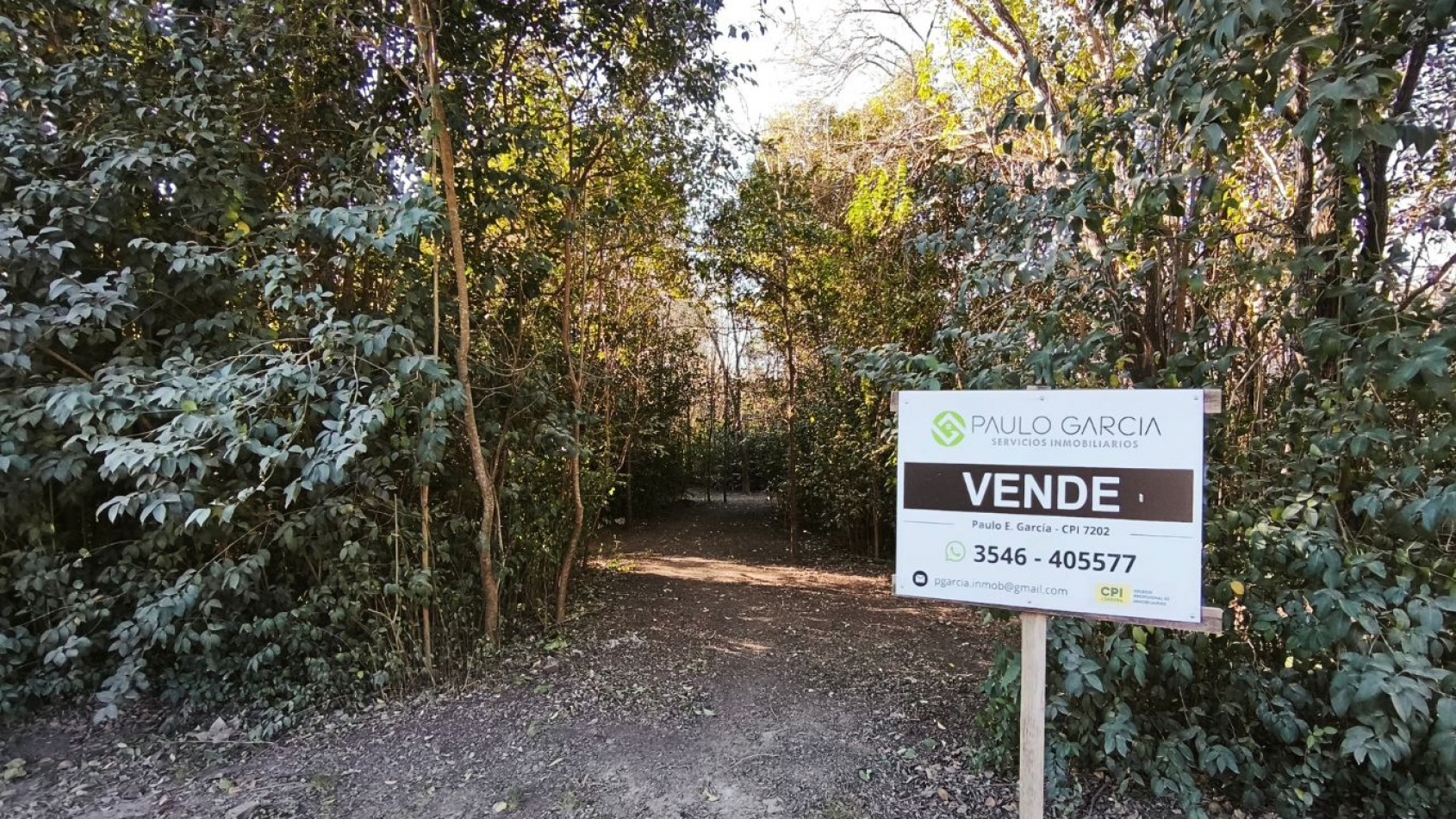 2 amplios lotes con excelente ubicacion en Villa Ciudad Parque, sobre la avenida principal